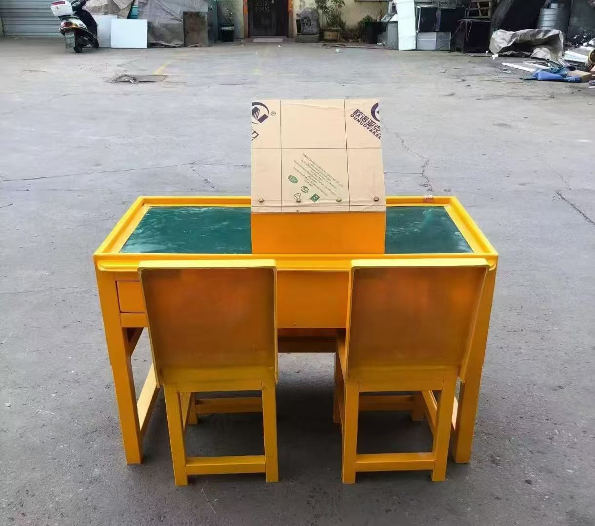阜宁防静电导通桌井下煤矿火工品发放桌：危险品流转的安全守护者